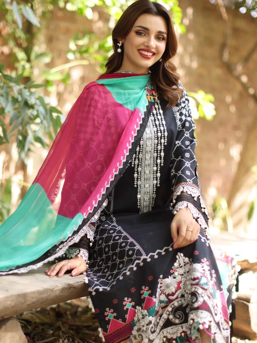 Pakistani Three Piece 25 — front view