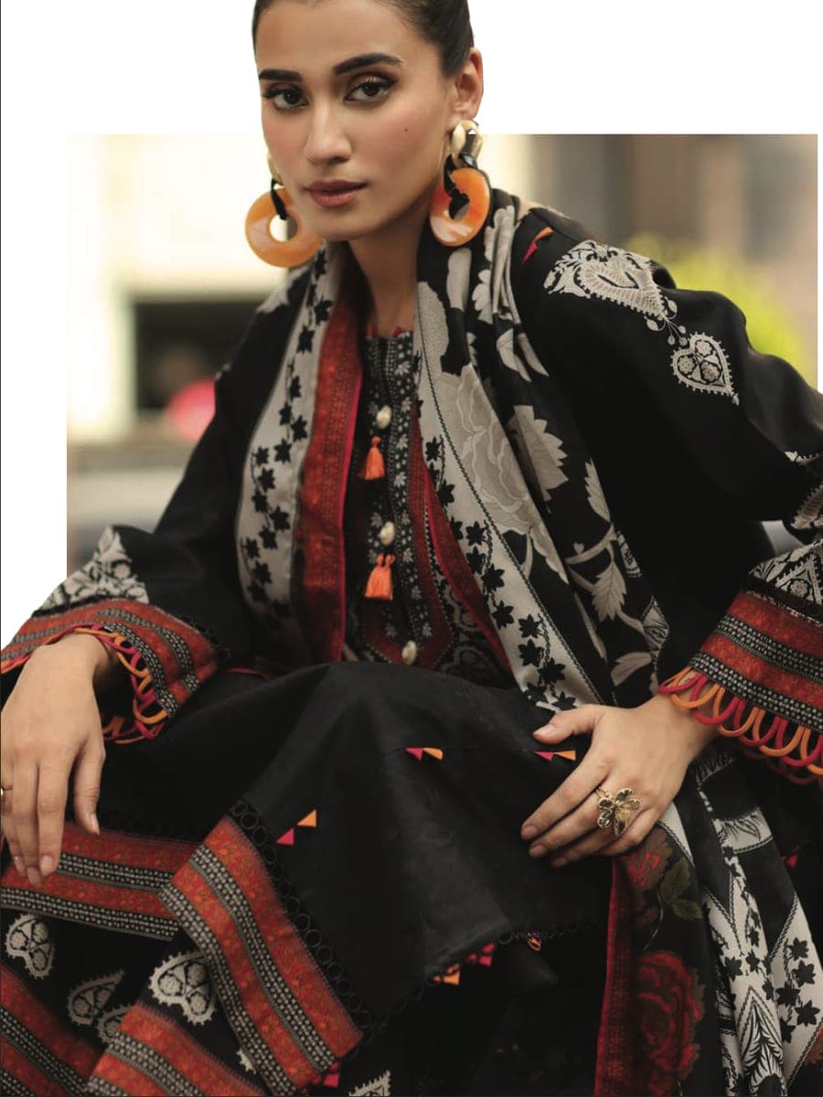 Pakistani Three Piece 32 — front view